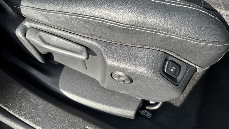 Vauxhall Grandland 1.2 Turbo Ultimate 5dr Petrol Hatchback